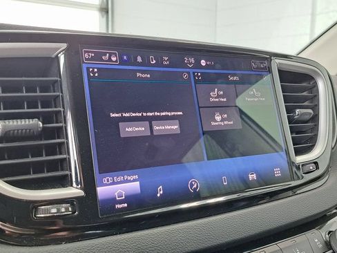 Used 2023 Chrysler Pacifica Touring-L FWD image 15