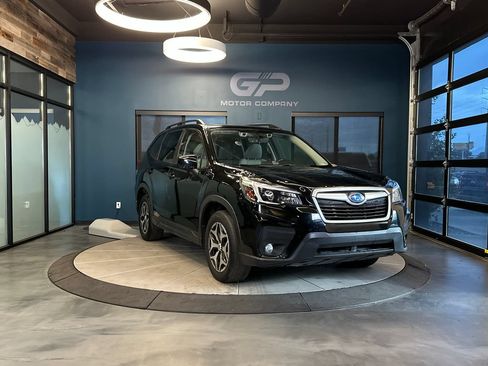 Used 2021 Subaru Forester Premium AWD/4WD image 1