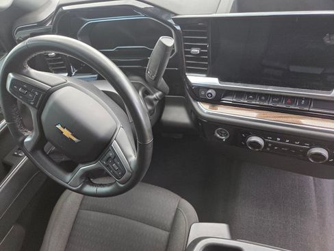 Used 2023 Chevrolet Silverado 1500 LT AWD/4WD image 28