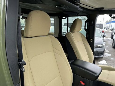 Certified 2023 Jeep Wrangler Willys image 27