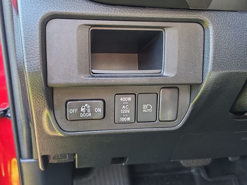 Used 2018 Toyota Tacoma TRD Sport RWD image 33
