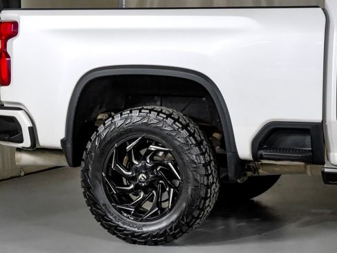 Used 2021 Chevrolet Silverado 2500 High Country w/ Z71 Off-Road Package image 6