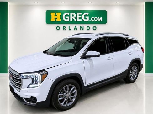 Used 2023 GMC Terrain SLT w/ Tech Package FWD image 4