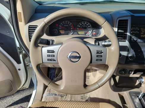 Used 2014 Nissan Frontier SV image 20