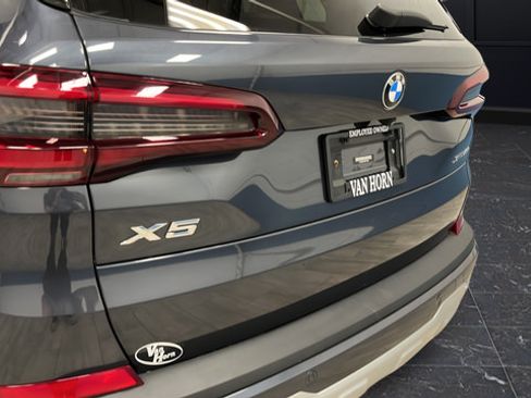 Used 2021 BMW X5 xDrive40i w/ Executive Package AWD/4WD image 40