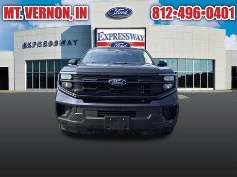 Used 2025 Ford Expedition Active AWD/4WD image 2