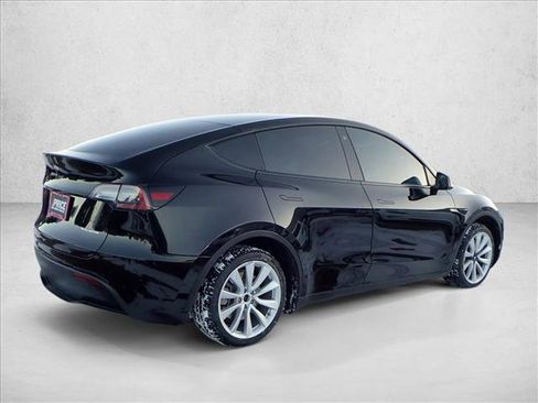 Used 2021 Tesla Model Y Long Range image 4