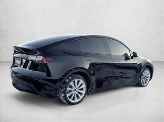 Used 2021 Tesla Model Y Long Range video 4