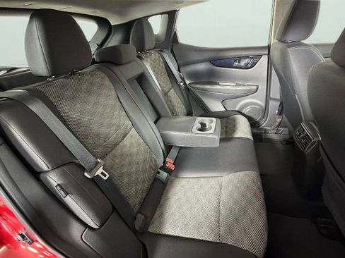 Used 2022 Nissan Rogue Sport SV AWD/4WD image 30
