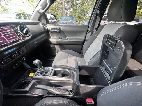 Used 2021 Toyota Tacoma TRD Sport w/ Technology Package AWD/4WD image 25