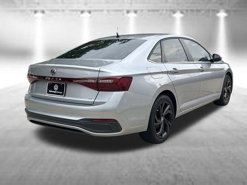 Used 2025 Volkswagen Jetta SE FWD image 5