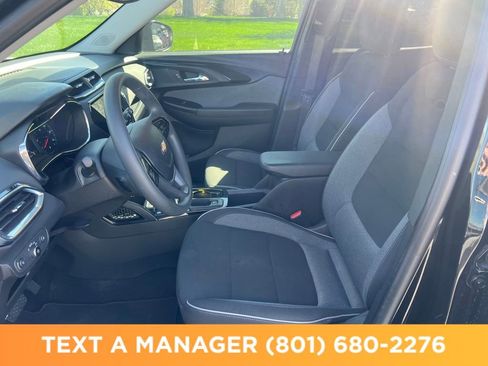 Used 2022 Chevrolet TrailBlazer LT w/ Convenience Package AWD/4WD image 9