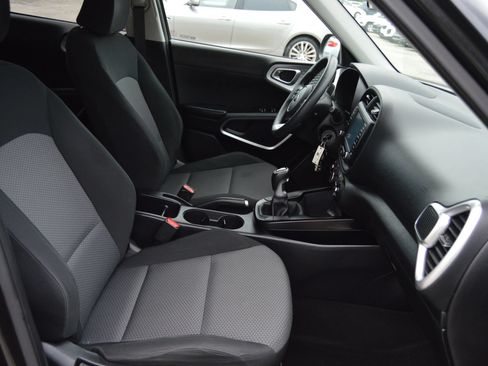 Used 2020 Kia Soul LX FWD image 20