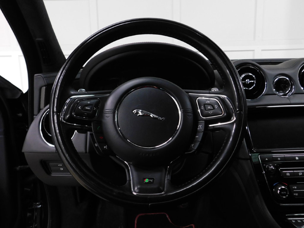 Used 2018 Jaguar XJ RWD image 44