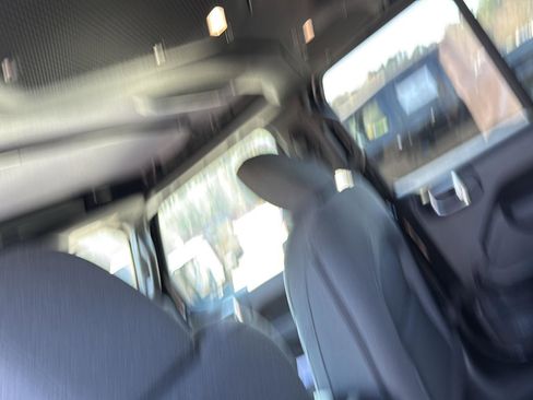 New 2025 Jeep Gladiator Sport image 28