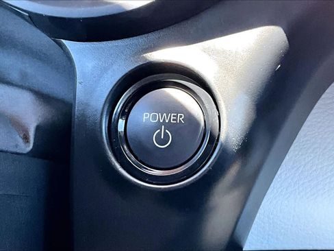 Used 2025 Toyota Sienna XLE AWD/4WD image 33