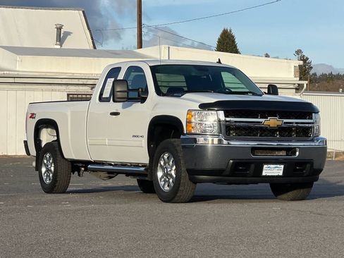 Used 2013 Chevrolet Silverado 2500 LT w/ Suspension Package, Off-Road image 9