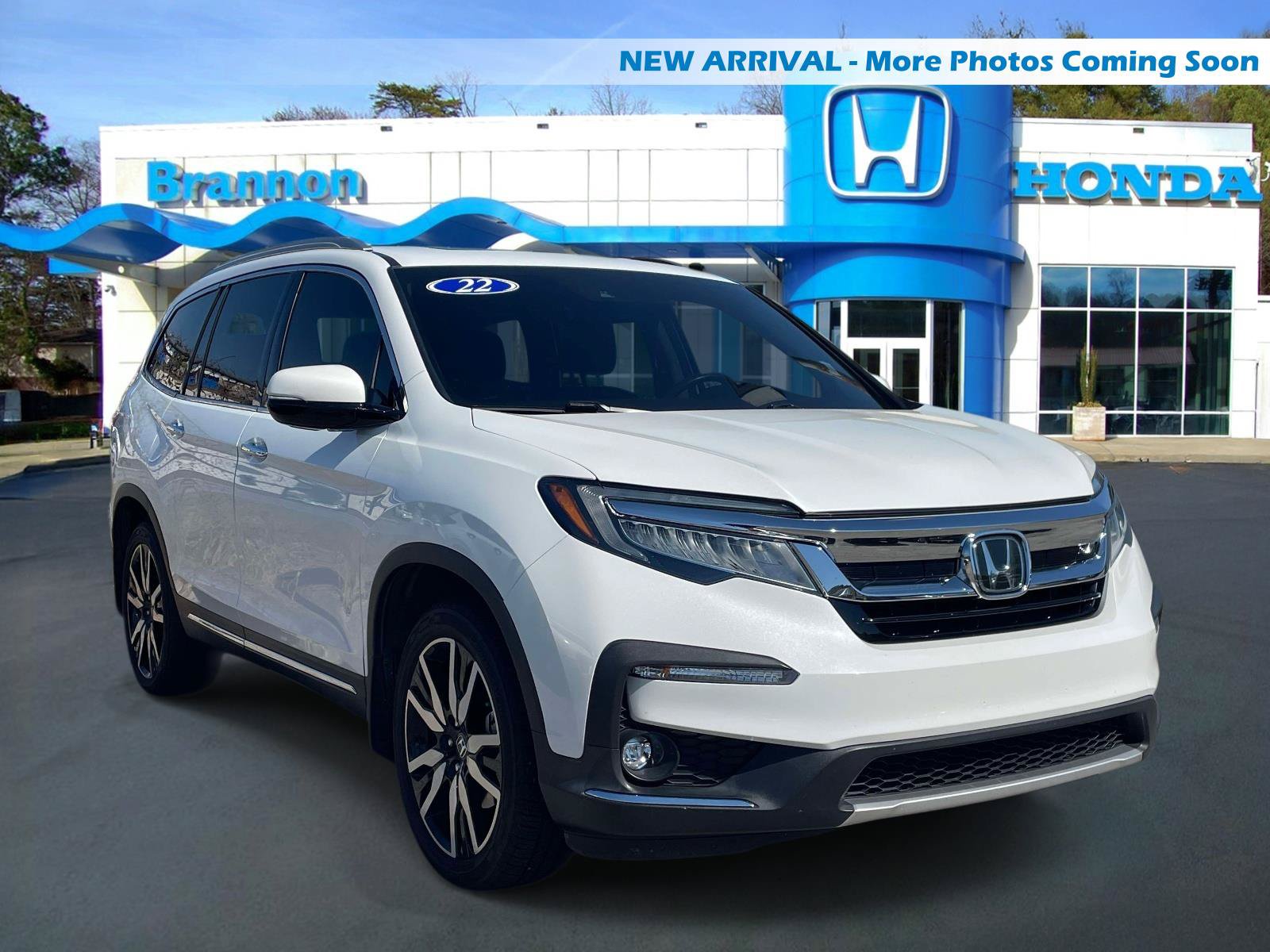 Used 2022 Honda Pilot Touring image 1