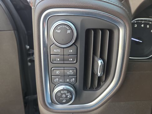 Used 2019 GMC Sierra 1500 SLT w/ SLT Premium Package image 29