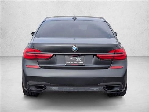 Used 2019 BMW 740i 740i w/ M Sport Package image 7