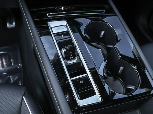 New 2026 Volkswagen Atlas SEL Premium R-Line image 32