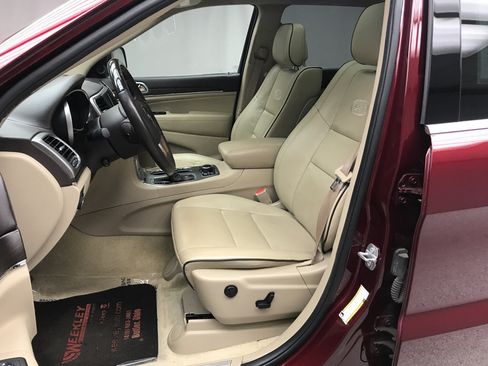 Used 2018 Jeep Grand Cherokee Overland AWD/4WD image 9