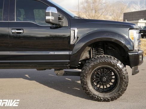 Used 2017 Ford F350 Platinum w/ Platinum Ultimate Package image 13