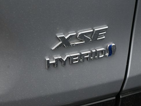 Used 2024 Toyota RAV4 XSE AWD/4WD image 20