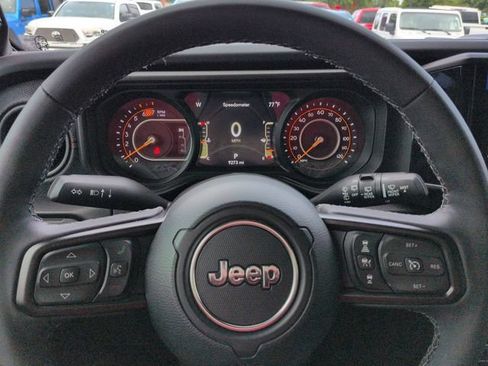 Certified 2026 Jeep Wrangler Unlimited Rubicon AWD/4WD image 27