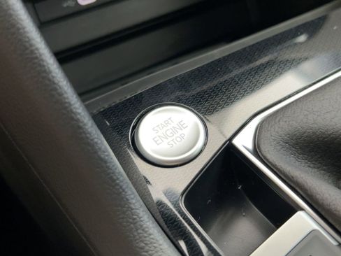 New 2026 Volkswagen Taos SE image 23