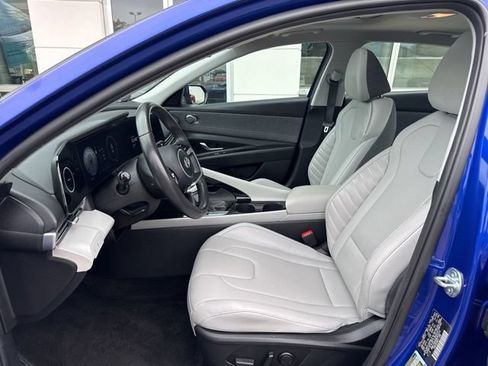 Used 2024 Hyundai Elantra Limited FWD image 11
