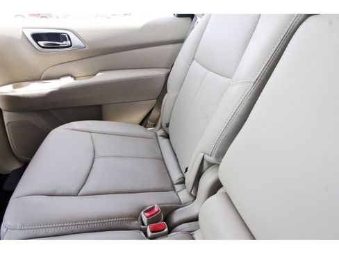 Used 2019 Nissan Pathfinder FWD image 13