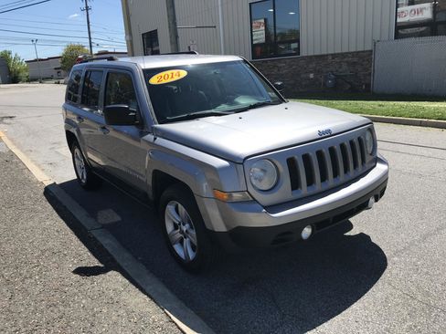 Used 2014 Jeep Patriot Sport w/ Power Value Group AWD/4WD image 4
