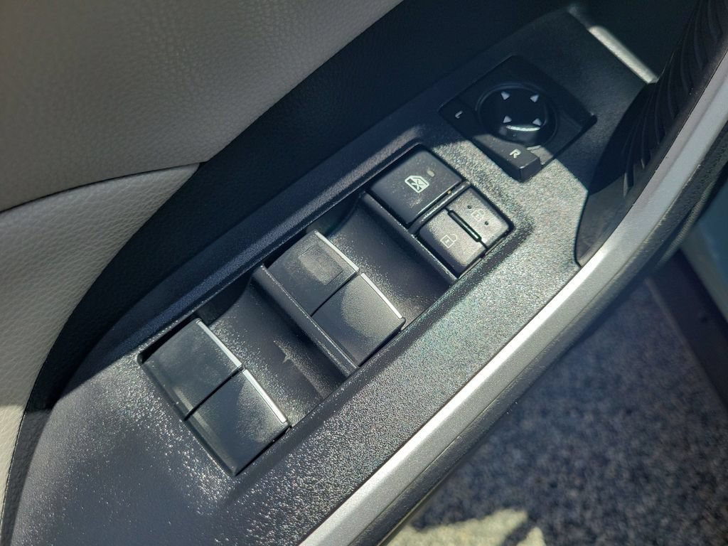 Used 2020 Toyota RAV4 XLE Premium FWD image 13