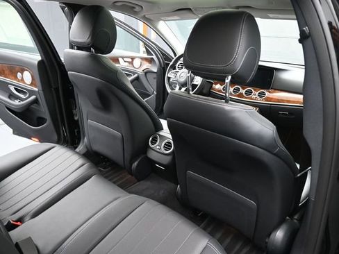 Used 2019 Mercedes-Benz E 300 image 24