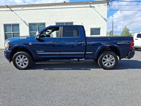 Used 2024 RAM 3500 Limited AWD/4WD image 9