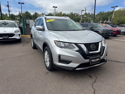 Used 2018 Nissan Rogue SV AWD/4WD image 5