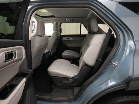 Used 2025 Ford Explorer Active w/ Active Comfort Package image 16