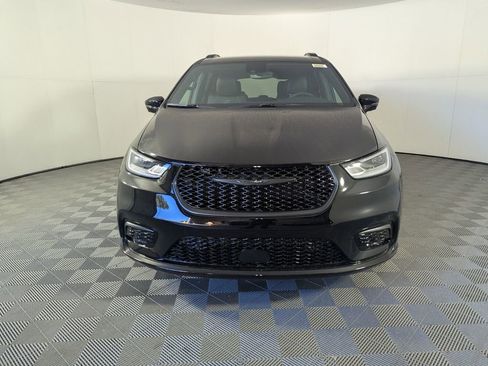 New 2026 Chrysler Pacifica Select w/ S Appearance Package image 3