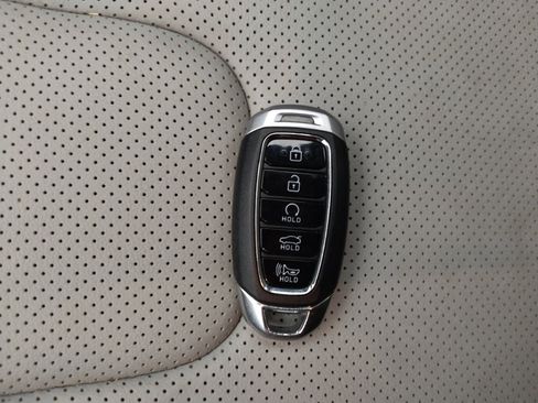 Used 2023 Hyundai Elantra Limited w/ Winter Weather Package FWD image 32