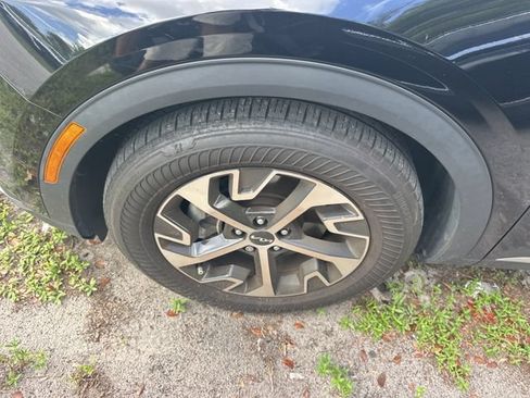 Certified 2024 Kia Sportage EX FWD image 4