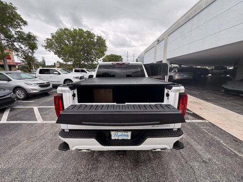 Used 2024 GMC Sierra 1500 Denali Ultimate AWD/4WD image 8