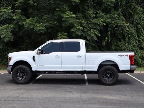 Used 2019 Ford F250 Lariat w/ Lariat Value Package AWD/4WD image 6