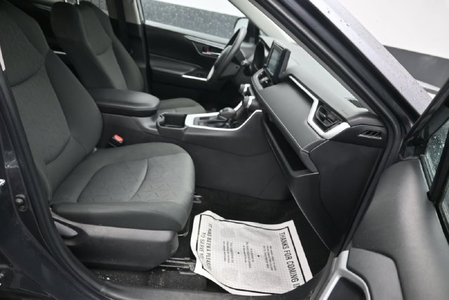 Used 2022 Toyota RAV4 XLE AWD/4WD image 7