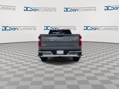 Used 2022 Chevrolet Silverado 1500 LTZ w/ LTZ Convenience Package II AWD/4WD image 7