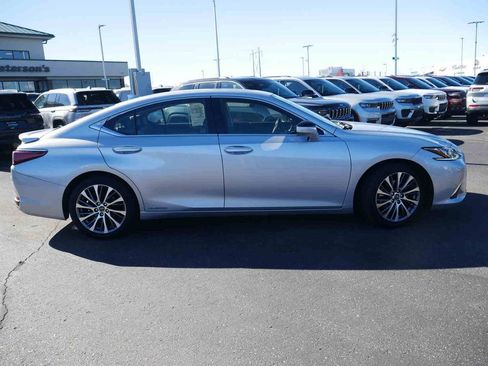 Used 2019 Lexus ES 300h w/ Premium Package image 19