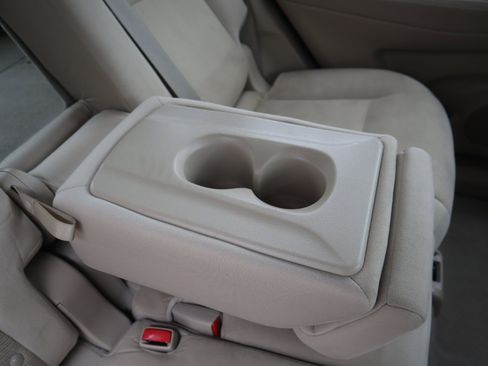 Used 2015 Nissan Rogue SV w/ SV Moonroof Package image 41