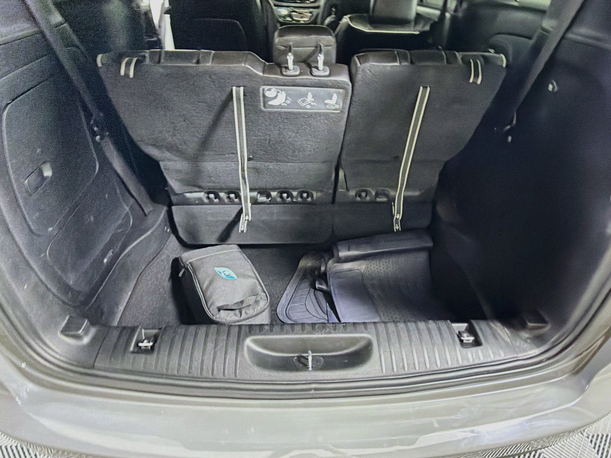 Used 2021 Chrysler Pacifica Limited w/ Uconnect Theater Family Group FWD image 30