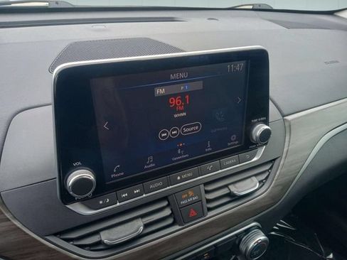 Used 2024 Nissan Altima 2.5 SV FWD image 23