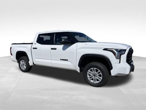 Used 2023 Toyota Tundra SR5 w/ SR5 Convenience Package AWD/4WD image 2